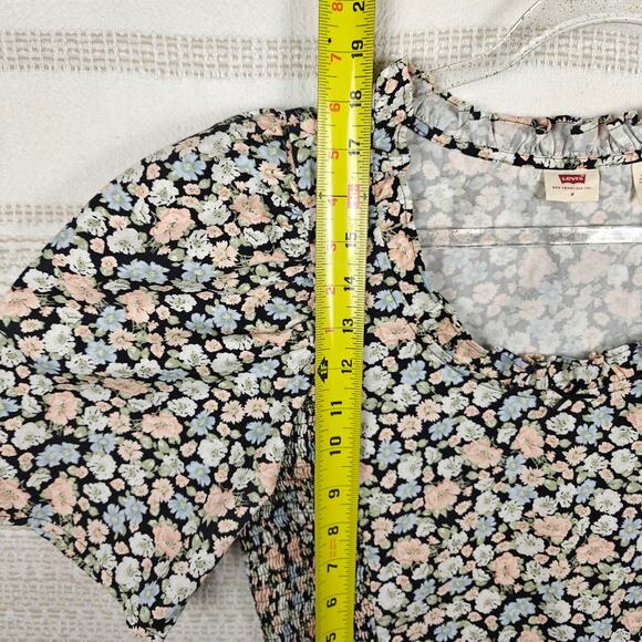 Levi’s Floral Crop Top Puff Sleeve Smocked Blouse Black Multicolor Size M NEW - Picture 4 of 8